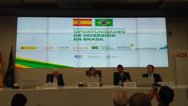 Uma extensa delegação ministerial brasileira visita a Espanha
