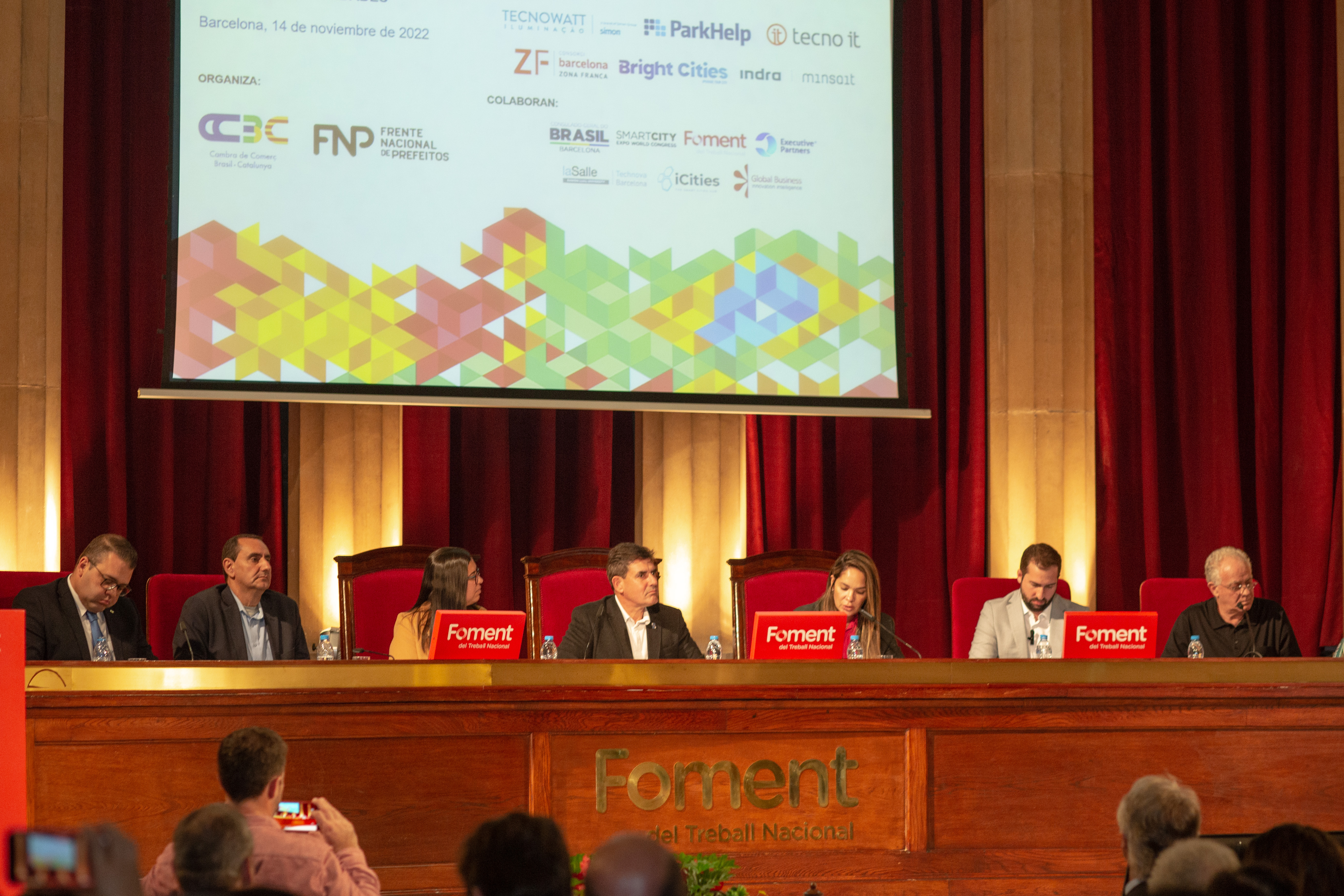 La Cambra de Comerç Brasil-Catalunya i Foment del Treball celebren un seminari per debatre sobre les ciutats intel·ligents al Brasil